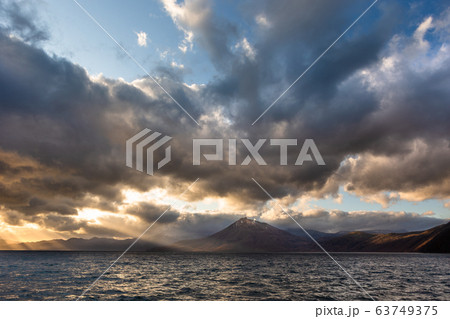 日本の国立公園・北海道の支笏湖と恵庭岳 63749375