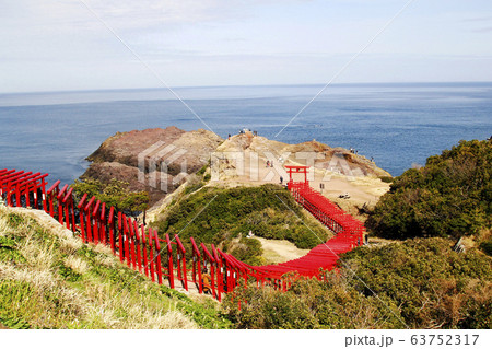 元乃隅稲成神社（100m以上並ぶ赤い鳥居） 63752317