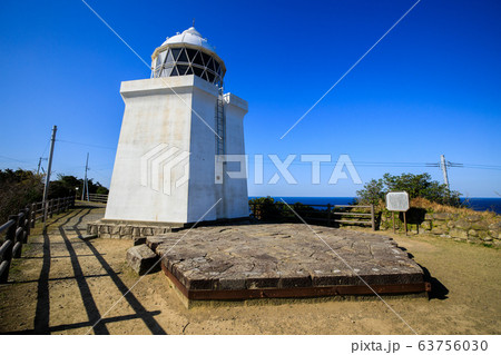 《長崎県 長崎市》 青空の下の伊王島灯台 63756030