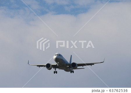飛行機 飛行機 63762536