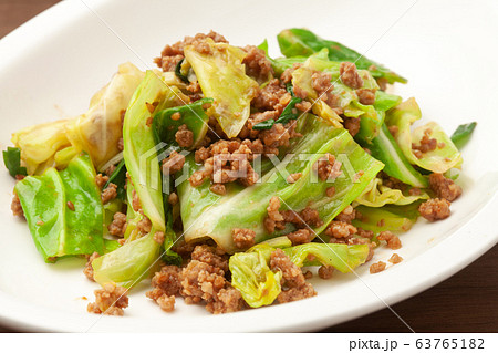 キャベツの肉味噌炒め 63765182