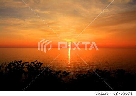 夕陽　日本海　北海道 63765672