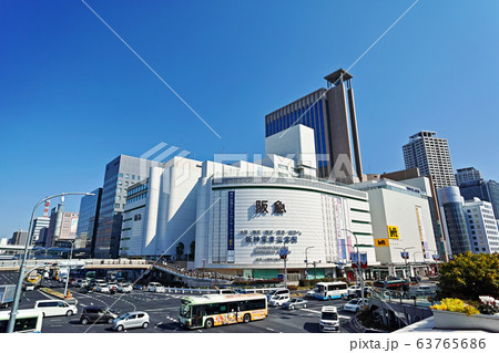 神戸 三宮駅前の交差点 63765686