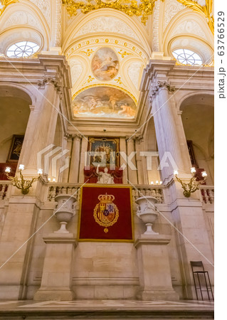 マドリード王宮の大階段 マドリード王宮の大階段 63766529