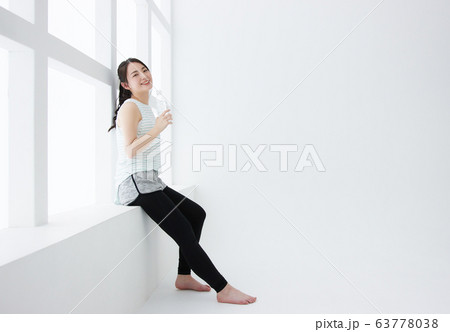 若い女性 スポーツ トレーニング 若い女性 スポーツ トレーニング 63778038