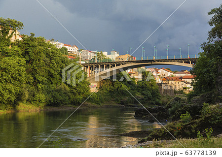 ボスニア・ヘルツェゴビナ　モスタル　ネレトヴァ川 63778139