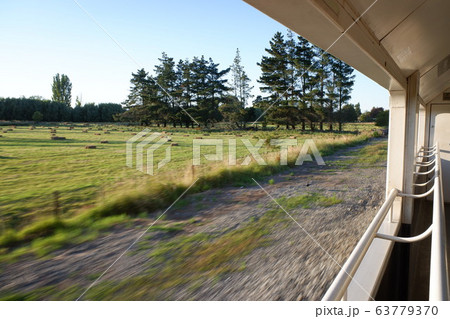 Coastal Pacific Train   コースタル・パシフィック号 63779370