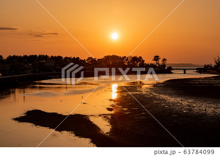 一貴山川と川口橋の夕景 63784099