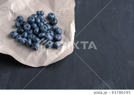 Blueberry antioxidant organic superfood in a paper 63786295