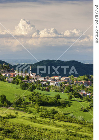 landscape with village Vernasca, Italy 63787763