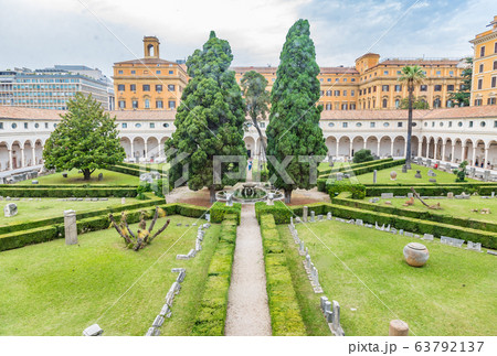ディオクレティアヌスの浴場跡　ミケランジェロの回廊 63792137