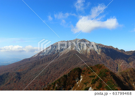 鳥ヶ山から眺める伯耆大山 鳥ヶ山から眺める伯耆大山 63799468