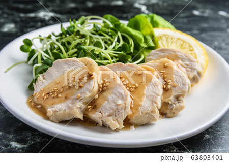 蒸し鶏の胡麻だれ 蒸し鶏の胡麻だれ 63803401