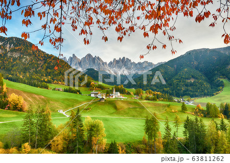 Beautiful landscape of Italian dolomites - Santa Beautiful landscape of Italian dolomites - Santa 63811262