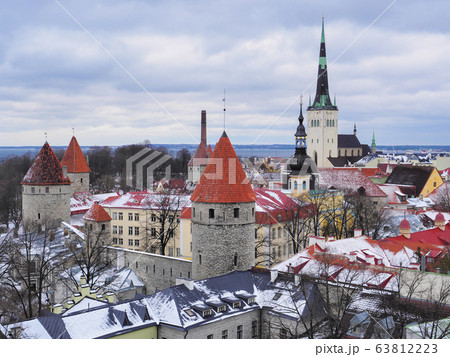 冬のエストニア タリン歴史地区 パットクリ展望台からの眺望 / Tallinn, Estonia 63812223