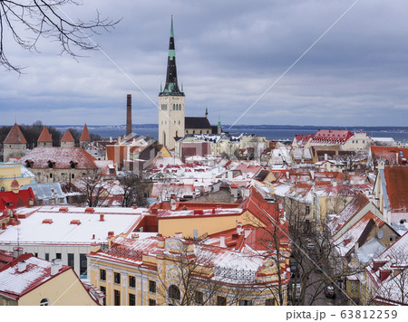 冬のエストニア タリン歴史地区 パットクリ展望台からの眺望 / Tallinn, Estonia 63812259