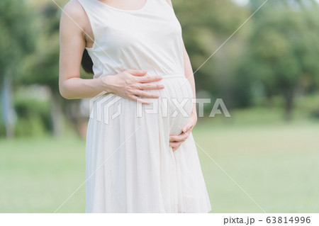 pregnant woman pregnant woman 63814996
