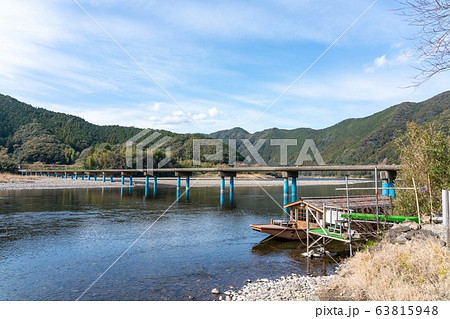 四万十川と佐田沈下橋の風景 63815948