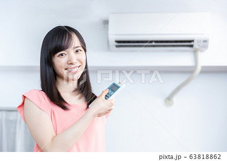 エアコンイメージ 女性 エアコンイメージ 女性 63818862
