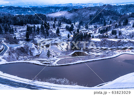 《新潟県》星峠の棚田・雪景色 63823029