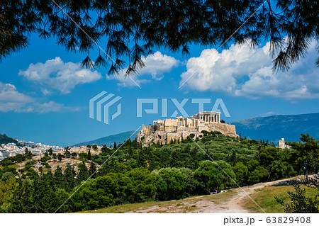 Iconic Parthenon Temple at the Acropolis of Athens, Greece Iconic Parthenon Temple at the Acropolis of Athens, Greece 63829408