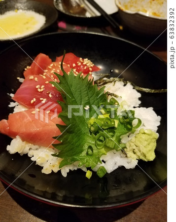 まぐろ丼 63832392