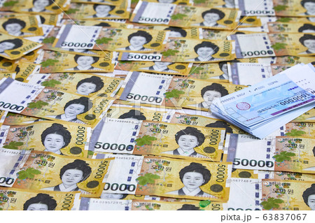 お金 紙幣 両替 63837067