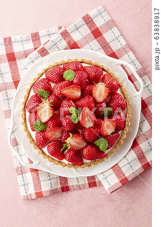 甘酸っぱい♡苺のレアチーズタルト 63838917