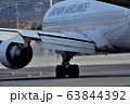 着陸直後の飛行機　後ろ姿 63844392