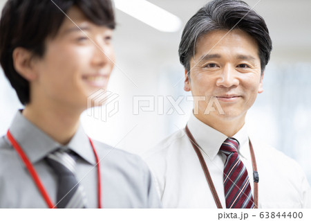 上司と部下 男性 上司と部下 男性 63844400