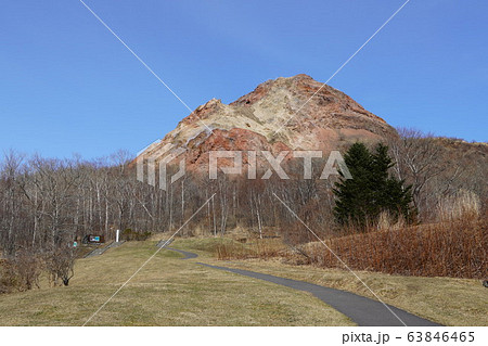 昭和の奇跡・昭和新山（の春） 63846465