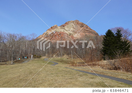 昭和の奇跡・昭和新山（の春） 63846471