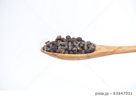 Black pepper 63847031