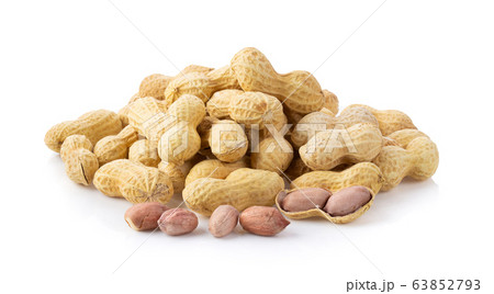 Peanuts isolated on white background. full depth of field 63852793