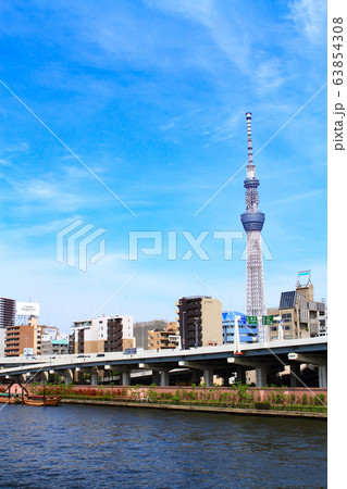 東京都 東京スカイツリーと隅田川の風景 東京都 東京スカイツリーと隅田川の風景 63854308