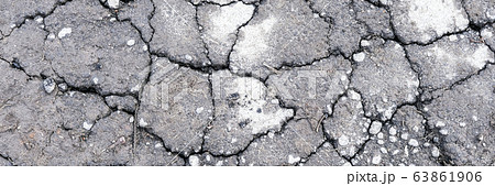 Dry cracked earth 63861906