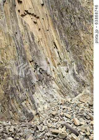 白石　小原の材木岩 63868746