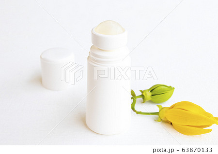 roll on deodorant antiperspirant fragrance flower health care for surface armpit 63870133