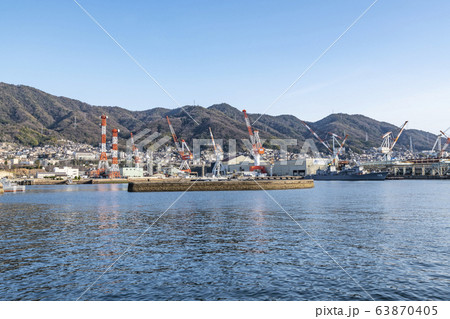 広島県呉市　港町呉の街並み 63870405