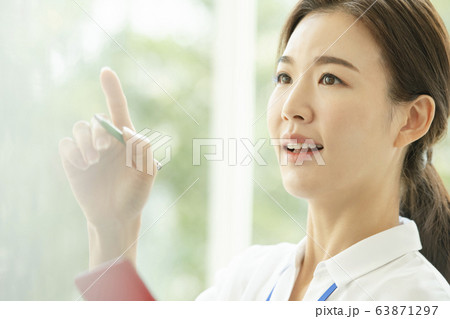 女性 女 女の子 63871297