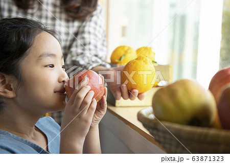 女性 女 女の子 63871323