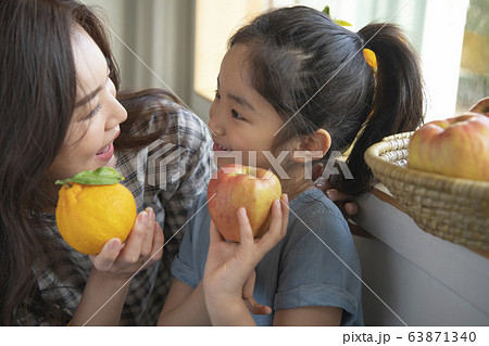 女性 女 女の子 63871340