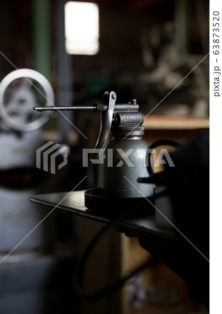 旋盤と油さし 63873520