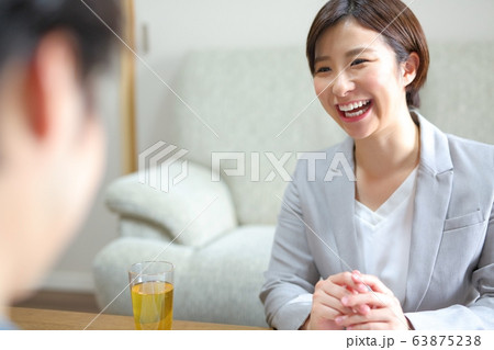自宅訪問のセールスイメージ 自宅訪問のセールスイメージ 63875238