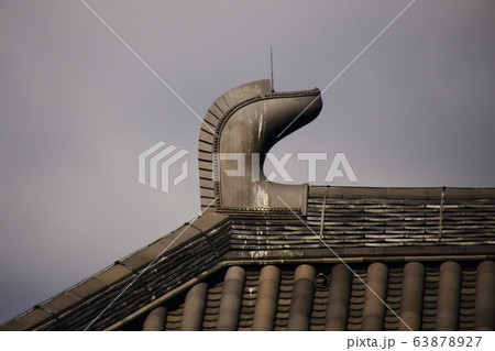 金堂の屋根の上の鴟尾、唐招提寺、世界遺産 金堂の屋根の上の鴟尾、唐招提寺、世界遺産 63878927