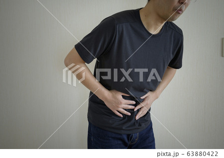 腹痛イメージ 63880422