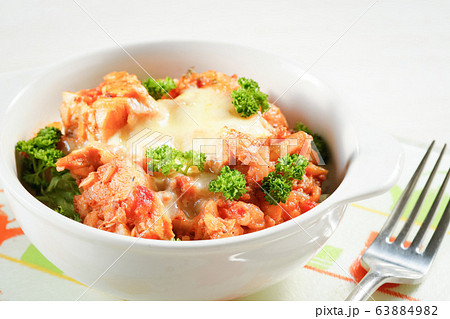 鶏肉とトマトソースのドリア 63884982