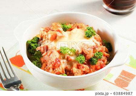 鶏肉とトマトソースのドリア 63884987
