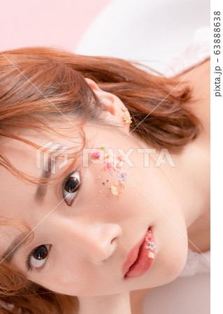 1人 一人 女性 63888638