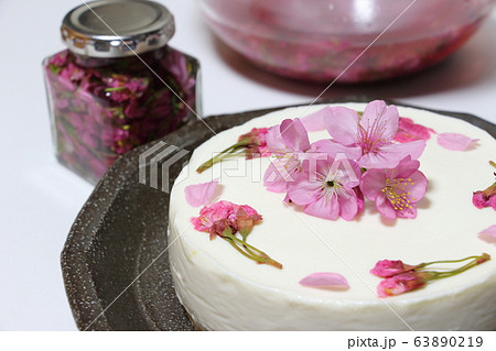 桜のケーキ 63890219